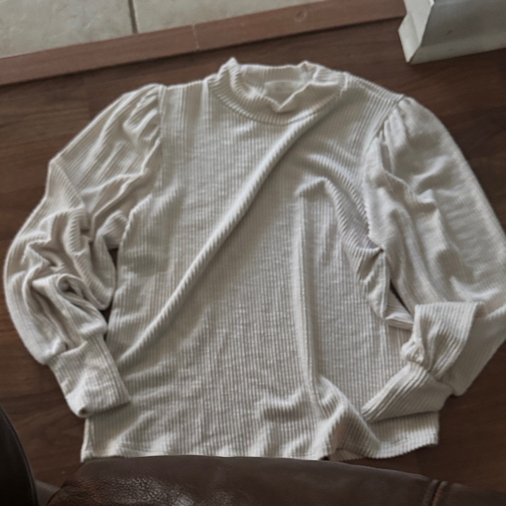 Women’s Cream Shirt